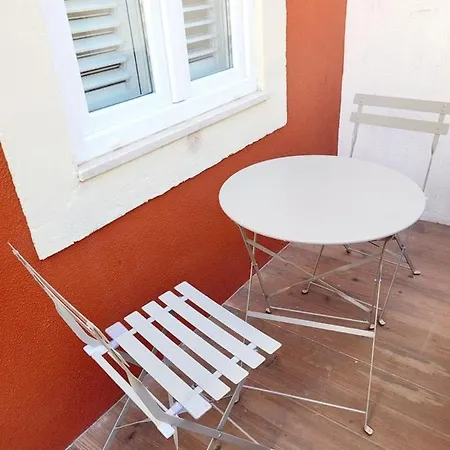 Light & Style Apartment